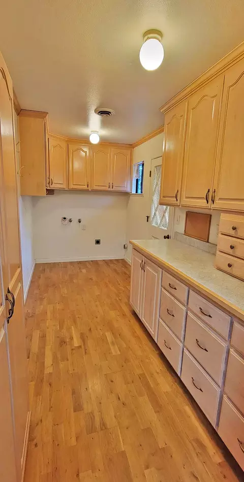 3423 Inverness St, Redding, CA 96002 photo 12