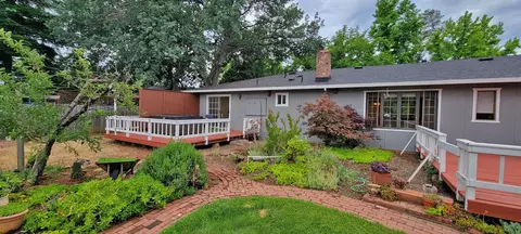 3423 Inverness St, Redding, CA 96002 photo 14