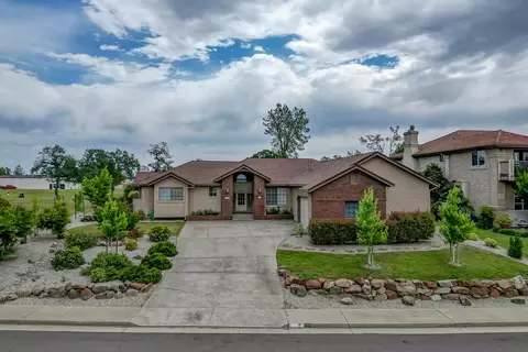 1889 Gold Hills Dr, Redding, CA 96003