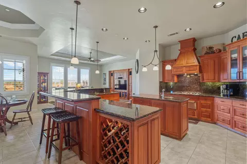 855 Santa Cruz Dr, Redding, CA 96003 photo 25