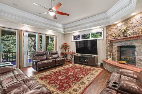 13345 Tierra Heights Rd, Redding, CA 96003 photo 5