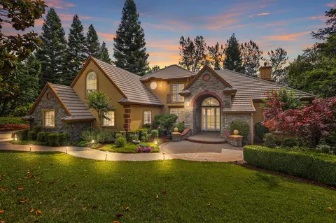 13345 Tierra Heights Rd, Redding, CA 96003