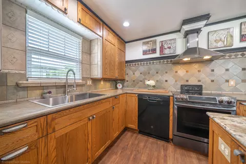 5040 Bonnyview Ave, Redding, CA 96001 photo 13