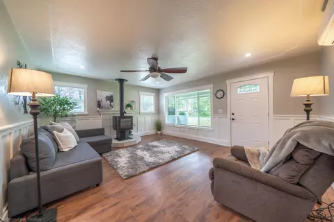 5040 Bonnyview Ave, Redding, CA 96001 photo 9