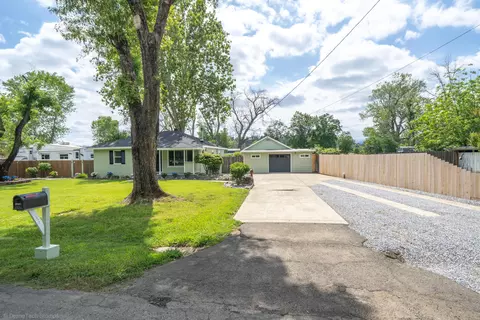 5040 Bonnyview Ave, Redding, CA 96001