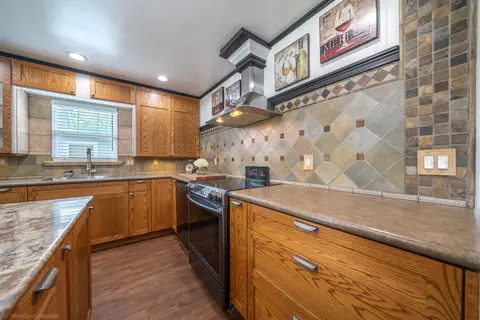 5040 Bonnyview Ave, Redding, CA 96001 photo 12