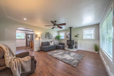 5040 Bonnyview Ave, Redding, CA 96001 photo 8