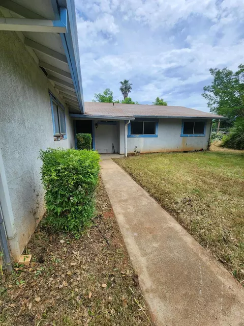 3277 Alexander Dr, Redding, CA 96002 photo 2