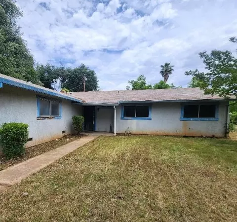 3277 Alexander Dr, Redding, CA 96002