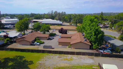 2124 Branstetter Ln, Redding, CA 96001