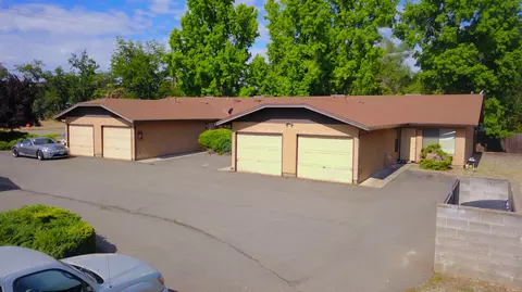 2124 Branstetter Ln, Redding, CA 96001 photo 8
