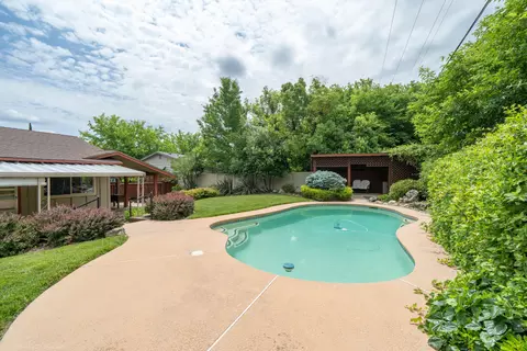 1850 Wisconsin Ave, Redding, CA 96001 photo 2