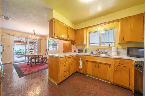 1850 Wisconsin Ave, Redding, CA 96001 photo 15