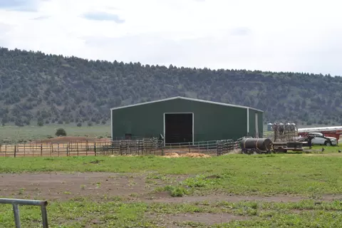 Exterior - 528-125 Mitchell Rd, Termo, CA 96132 photo 2 of 9