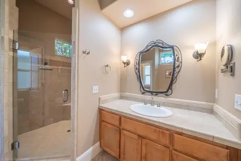 1085 Chardonnay, Redding, CA 96001 photo 23