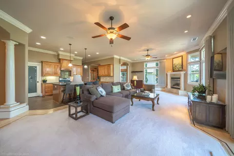 1085 Chardonnay, Redding, CA 96001 photo 6