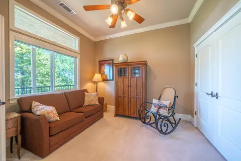 1085 Chardonnay, Redding, CA 96001 photo 5