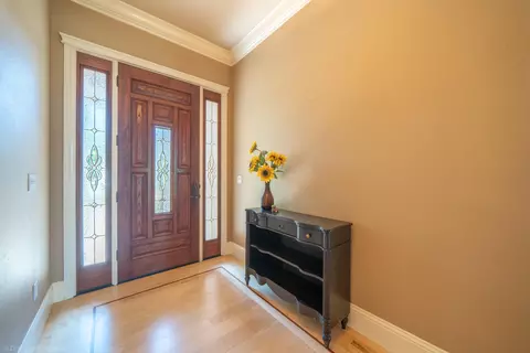 1085 Chardonnay, Redding, CA 96001 photo 4