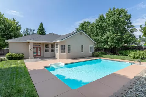 5850 Norwich Ct, Redding, CA 96003
