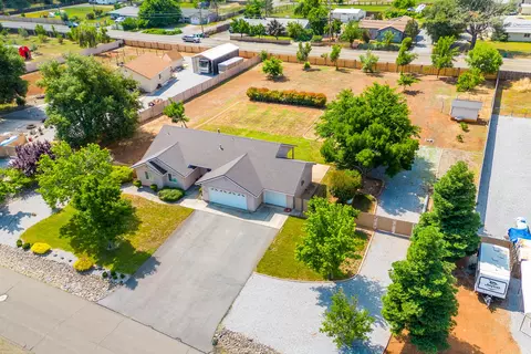 17925 Arlington Ct, Anderson, CA 96007