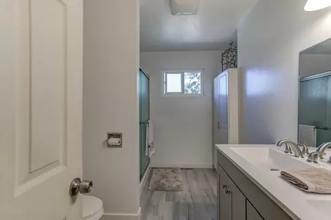 Bath - 14082 Baker Rd, Red Bluff, CA 96080 photo 2 of 3