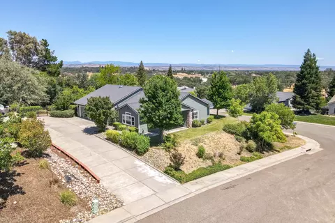 810 Terrace Dr, Red Bluff, CA 96080 photo 1