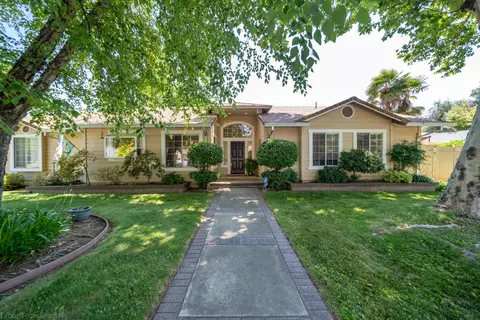 1100 Kirkwood Cir, Redding, CA 96003