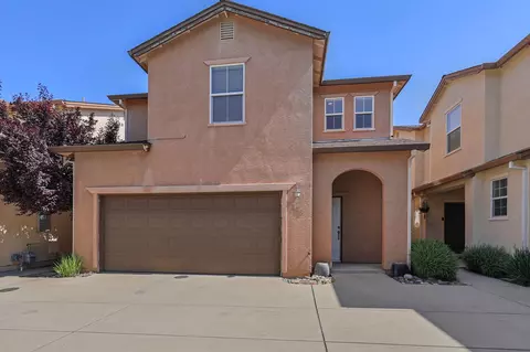 2388 La Villa Way, Redding, CA 96003