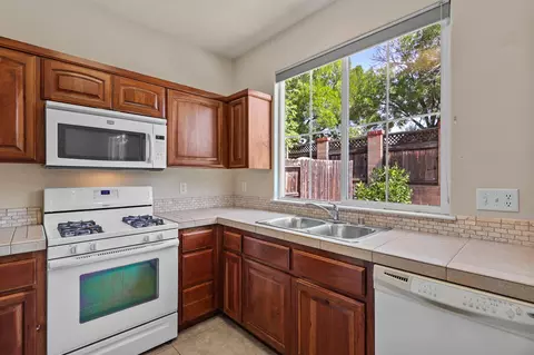 2388 La Villa Way, Redding, CA 96003 photo 6