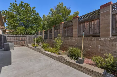 2388 La Villa Way, Redding, CA 96003 photo 23