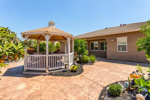 4408 Chinook Dr, Redding, CA 96002 photo 2
