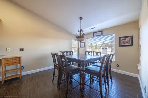 225 Ironwood Ln, Redding, CA 96003 photo 8