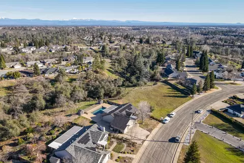 225 Ironwood Ln, Redding, CA 96003 photo 29