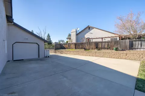 225 Ironwood Ln, Redding, CA 96003 photo 34