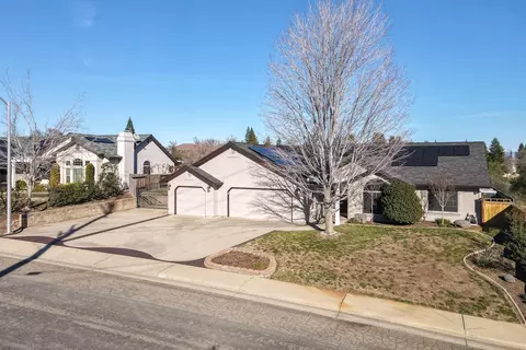 225 Ironwood Ln, Redding, CA 96003 photo 1