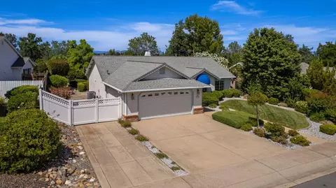 2750 Blue Bell Dr, Redding, CA 96001 photo 2