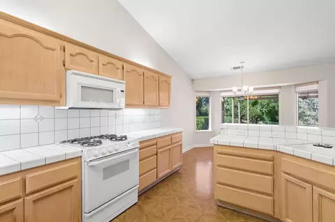 2750 Blue Bell Dr, Redding, CA 96001 photo 9