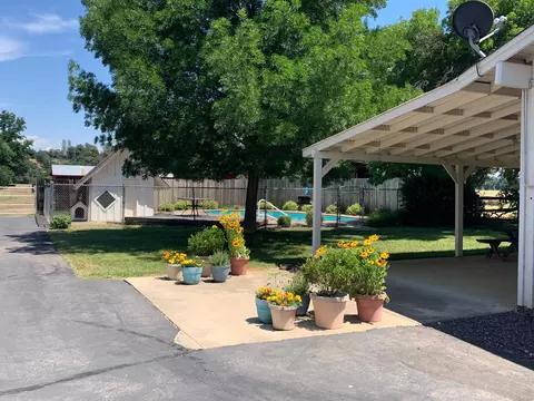 8397 Churn Crk Rd, Redding, CA 96002 photo 3