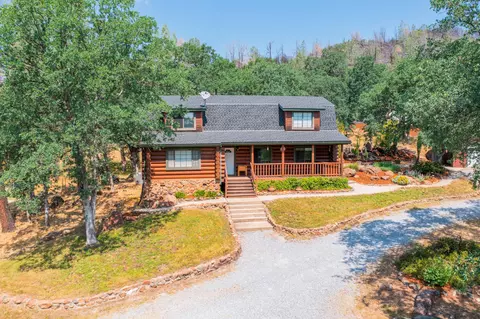 14048 Deep Hole Ln, Redding, CA 96003