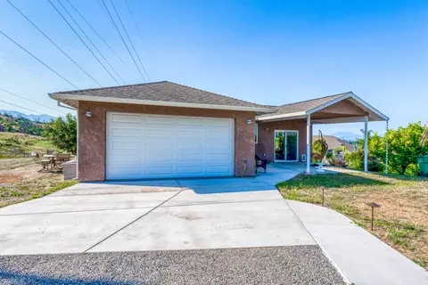 1542 Brinn Dr, Redding, CA 96001 photo 3