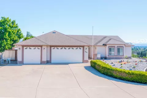 1542 Brinn Dr, Redding, CA 96001