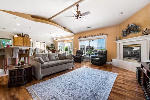 1542 Brinn Dr, Redding, CA 96001 photo 8