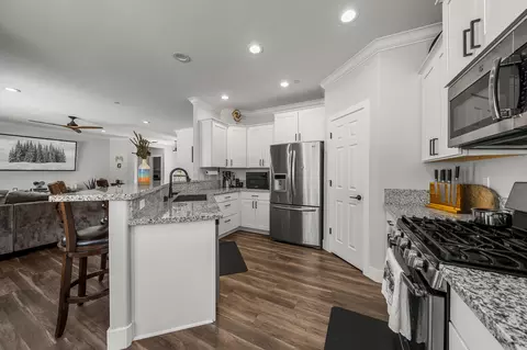 3340 Piper Way, Redding, CA 96001 photo 7