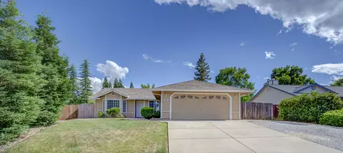 2969 Tropicana Ct, Redding, CA 96003
