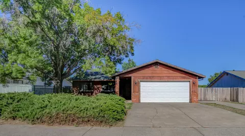 1932 Mary Lake Dr, Redding, CA 96001