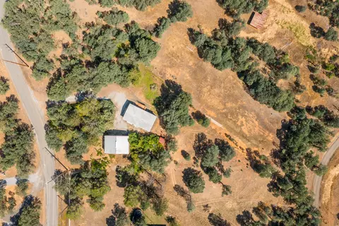 12401 Manzanoaks Dr, Redding, CA 96002 photo 18