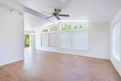 12401 Manzanoaks Dr, Redding, CA 96002 photo 4