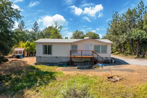 12401 Manzanoaks Dr, Redding, CA 96002 photo 2