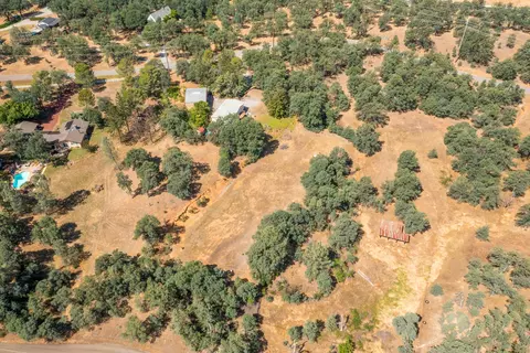 12401 Manzanoaks Dr, Redding, CA 96002 photo 19