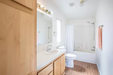 12401 Manzanoaks Dr, Redding, CA 96002 photo 12